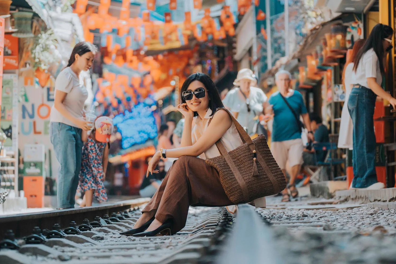 Cách phối đồ đũi tơ tằm cho các buổi tiệc tối sang trọng và tinh tế